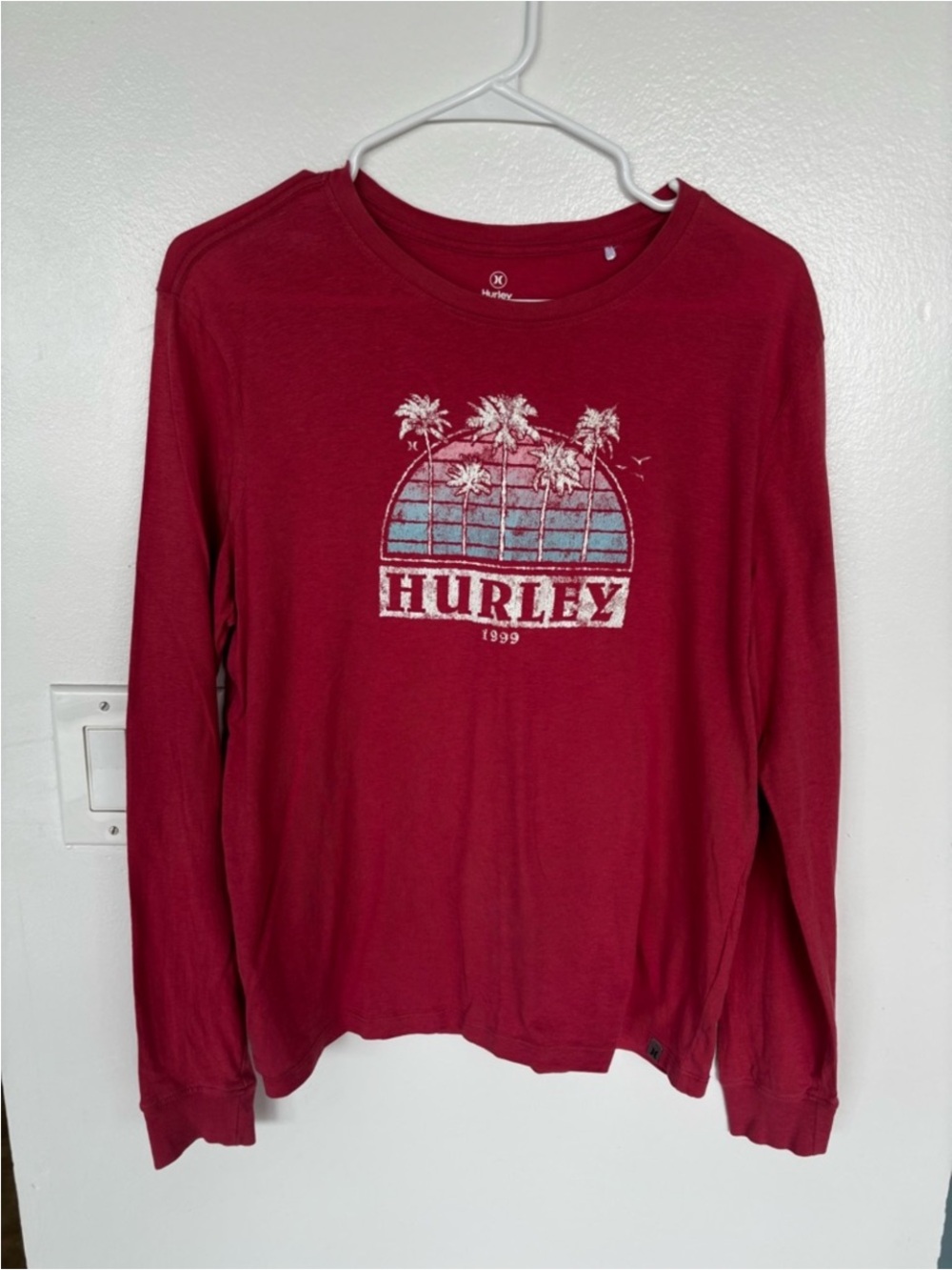 Hurley Long-Sleeve Graphic Tees in Coral and Baby Blue - Picture 5 of 7